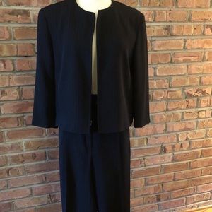 Alex Garfield pinstripe pant suit Sz 10.